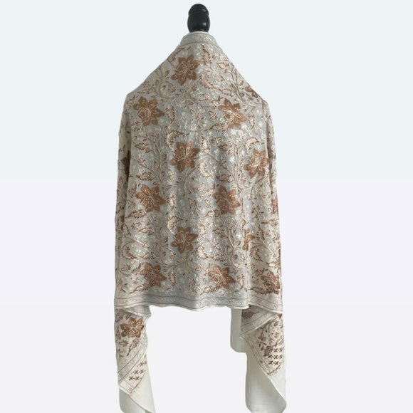 White and Gold Wrap, Women travel wrap, Scarves and Shoulder Wrap, Gift for her - Picture 1 of 9